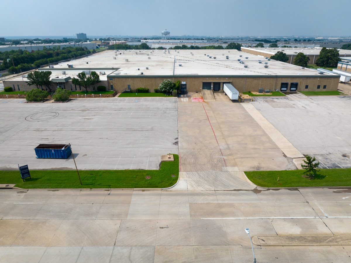 602 Fountain Parkway loading dock and truck court