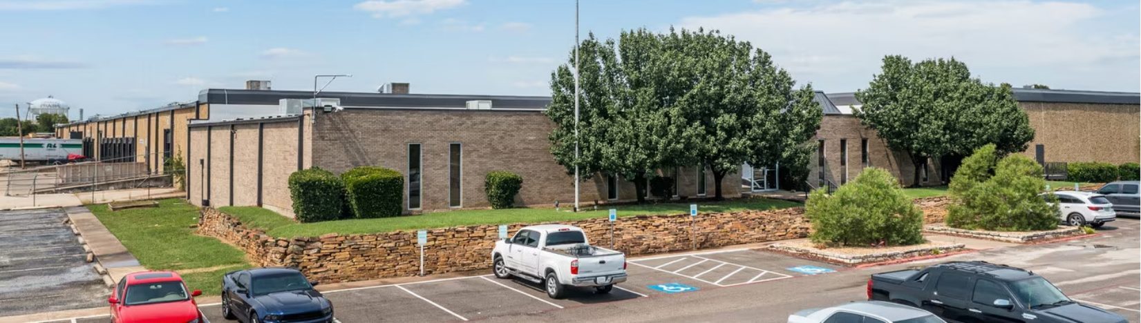 602 Fountain Parkway — front office entrance exterior